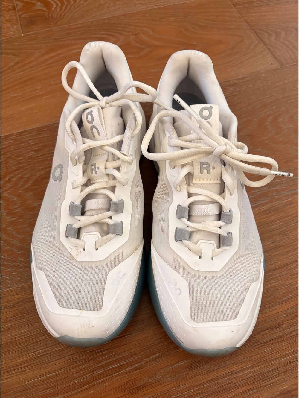 On Running Rodger Tennis Sneakers Womens Size 9
